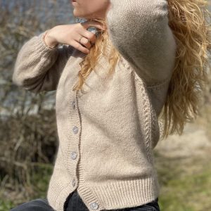 The spring cardigan af Belongstomymom