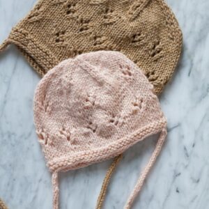 Lille Kløver Hue af Dorte Bak