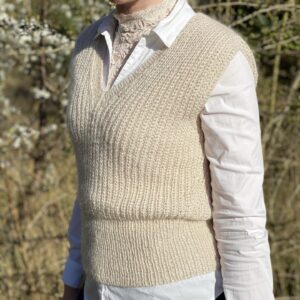 Miss Sophie's Vest V-Neck af Belongstomymom