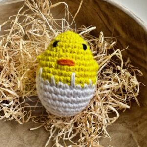 Hæklet kylling i æg