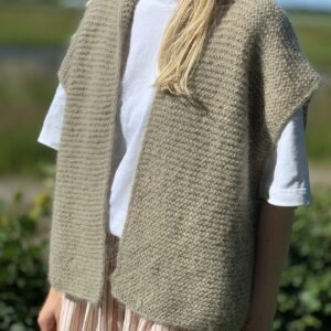 Limfjord wrap af YARNBOOK. Set forfra