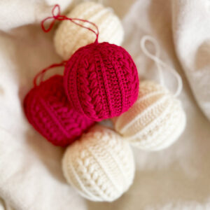 Hæklet julekugle fra Milla Billa