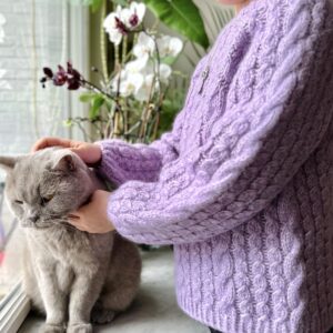 Ginger Sweater Junior af Adorable Knit i Lilla.