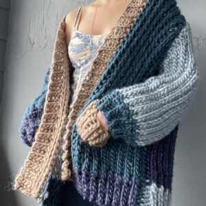 Eira cardigan af yarns Design