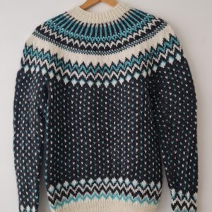 Fellsfjara Sweater (EN) by Knitter from Iceland