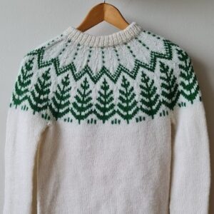 Sitkagreni Sweater (EN) by Knitter from Iceland