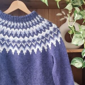 Vík Kids Sweater (EN) by Knitter from Iceland
